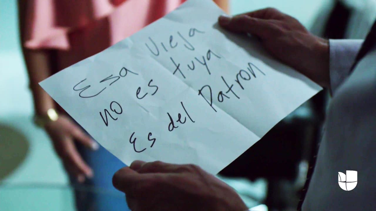 En una nota le advirtieron que había cometido un error al convertirse en el amante de la esposa de su jefe.