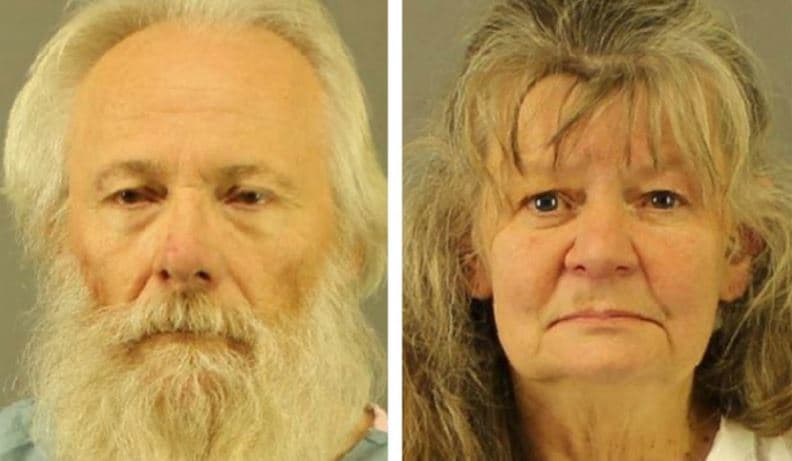 Acusan a pareja de golpear a su hijo hasta la muerte para que confesara sus pecados