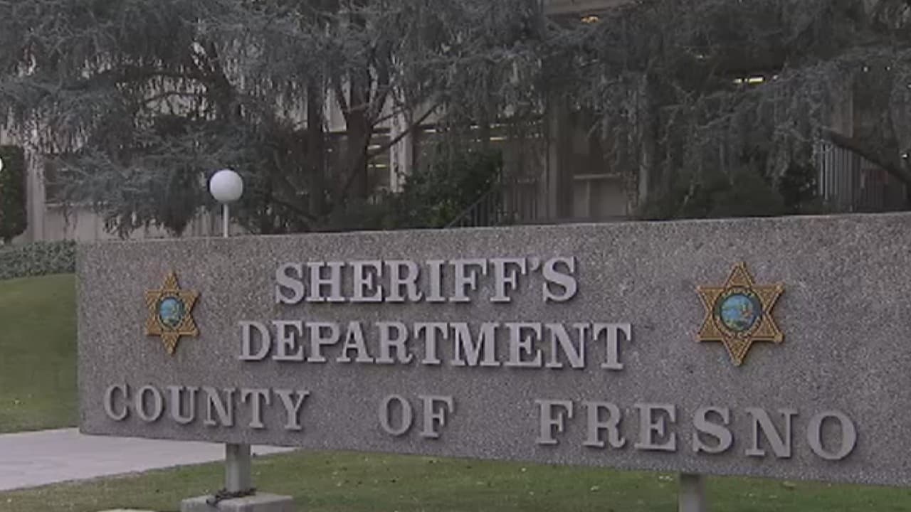 Arrestan a dos trabajadores de Fresno por poseer pornografía infantil