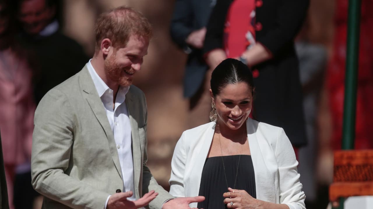 Harry y Meghan Markle habrían regresado hoy a Reino Unido, ¿qué se espera de su relación con la familia real?