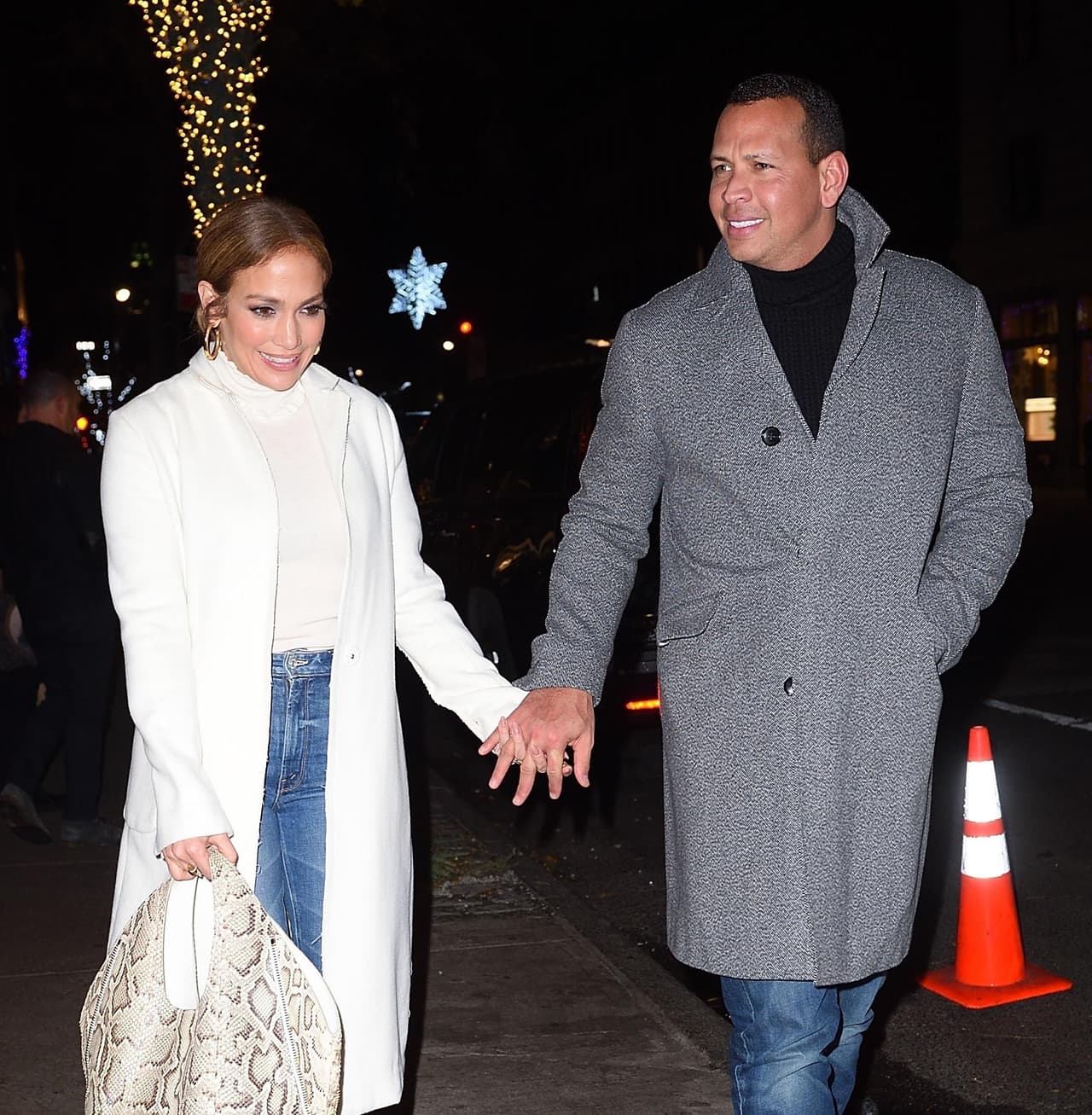 Jennifer López, que grabó su álbum mientras filmaba 'Shades of Blue', presentaba su show en Las Vegas e iniciaba su romance con Alex Rodríguez, aseguró esta es la primera vez que se da prioridad, sobre todo a la hora de amar.