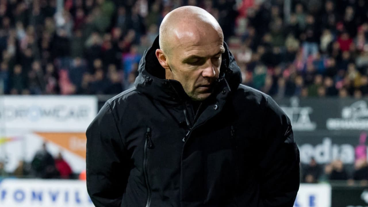 Edson Álvarez y Jorge Sánchez se quedan sin técnico en el Ajax