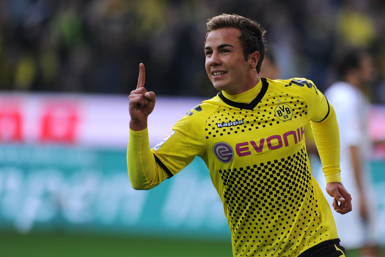 En Alemania Bayern Múnich y Borussia Dortmund han protagonizado cambios de jugadores en lo que va del milenio. El primero de ellos fue Mario Götze, quien fue pieza clave para llevar al Dortmund a su segunda final de Champions League para luego partir al Bayern en el 2013.
