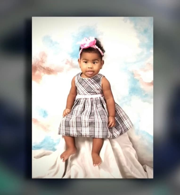 Tras el diagnóstico, Alcántara supo que tenía que empezar de cero y aferrarse a la necesidad de volver a pedir toda la ayuda posible. “No tengo techo, trabajo o seguro médico; tenía que buscar otra vez medicinas y doctores que nos pudieran ayudar”, dice la afligida mujer.
<br>