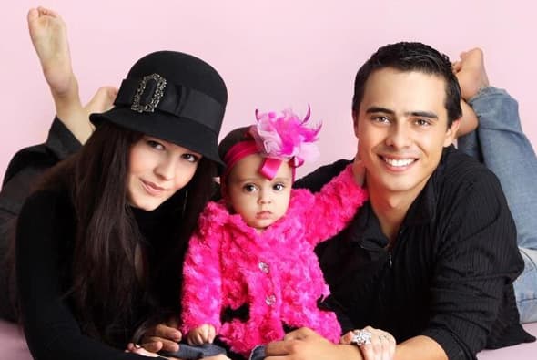 Allison Lozz también anunció que jamás volvería ni a la actuación ni a nada que tuviera que ver con el medio artístico. Ahora disfruta de London, su hija, y de su matrimonio con Eliu. ¿La extrañas?