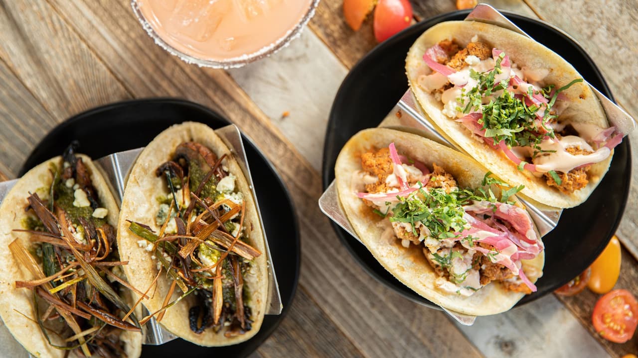 Taqueria 27 también cuenta con varios restaurantes en Utah, Todd y Kristin junto a su equipo de colaboradores para ofrecerte una parte de México en tu plato. Puedes encontrar sus direcciones, menú e información en su página web: 
<a href="https://www.taqueria27.com/" target="_blank">www.taqueria27.com </a>