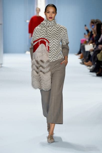 Elige un abrigo de corte recto o un blazer, para un look sofisticado y formal, e inclínate por una chaqueta de cuero o un maxichaleco si quieres lucir trendy.