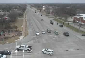 Usted puede revisar el 
<b><a href="https://drivetexas.org/#/9/33.5815/-96.5735?future=false" target="_blank">estado de las carreteras en su área ingresando aquí.</a></b>
<br>