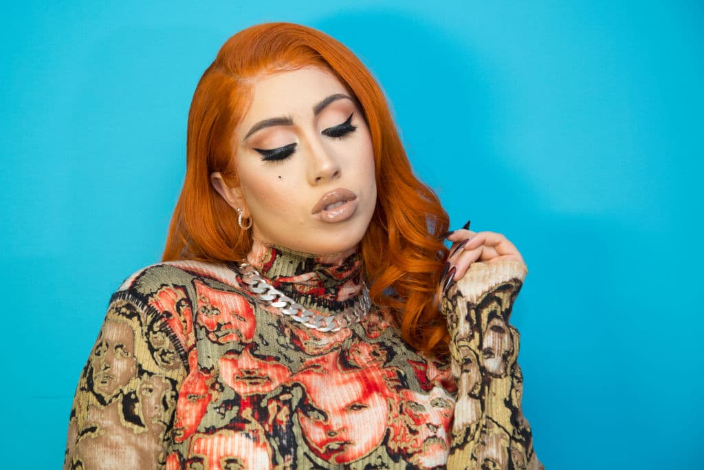 ‘Telepatía’, una canción suave y sensual que no puede faltar en ningún tipo de lista.