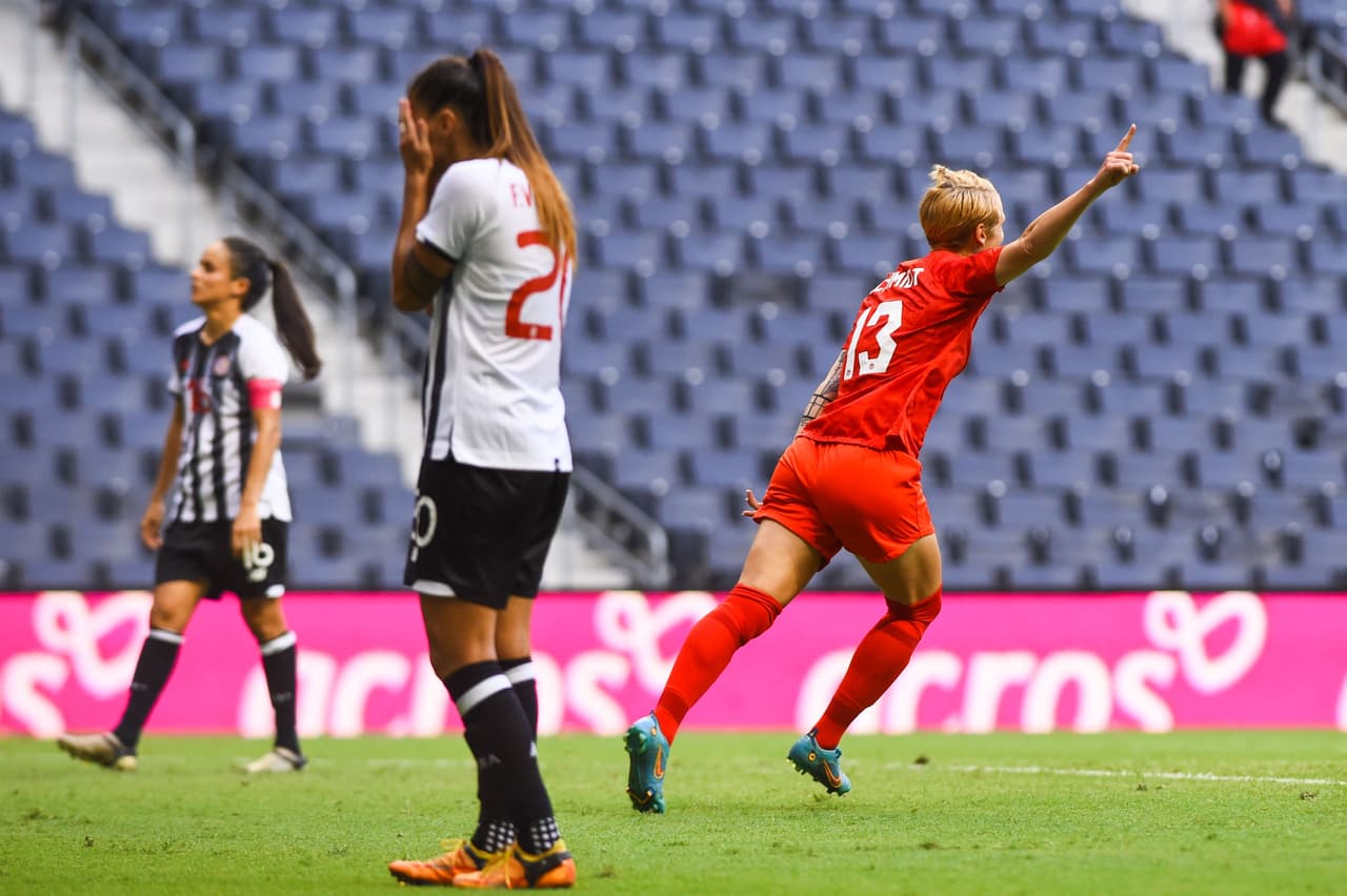 Canadá no permitió que Costa Rica diera la sorpresa y las venció 2-0 en el Estadio BBVA de Monterrey para así sellar su pase a Semifinales del Clasificatorio Femenil Concacaf W con paso perfecto.