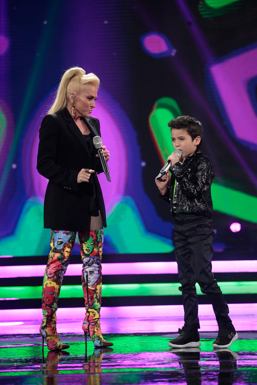 Posteriormente jugó el papel de jueza invitada e interpretó sus mejores éxitos con los Pequeños Gigantes.