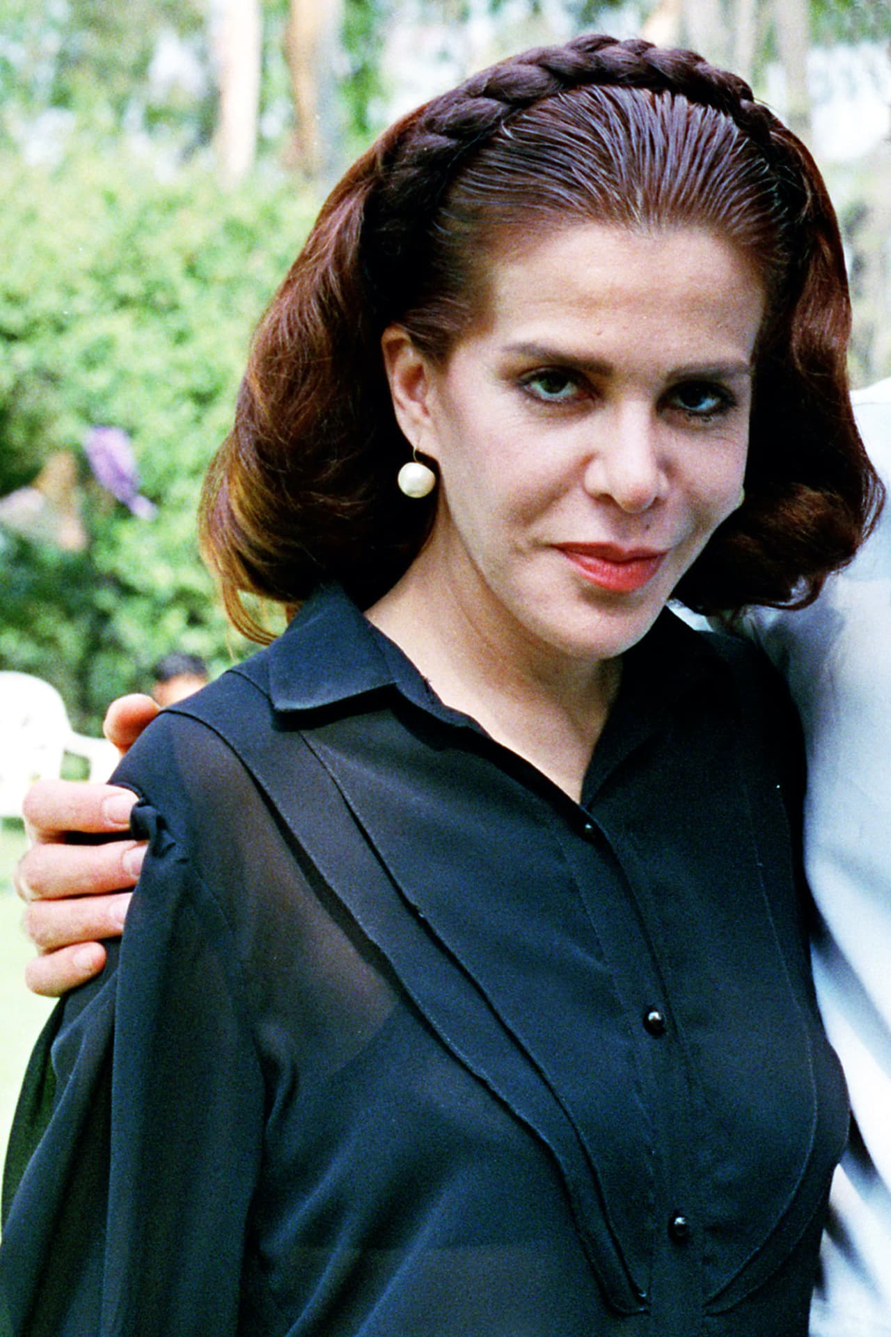 Recientemente trascendió que la actriz 
<b><a href="https://www.univision.com/famosos/leopoldina-rosa-salvaje-tiene-casa-fotos">Renata Flores</a></b>, quien diera vida a Leopoldina en la telenovela 'Rosa Salvaje' (1987), fue rescatada por la Asociación Nacional de Actores, pues vivía en condiciones de calle en la Ciudad de México.
<br>