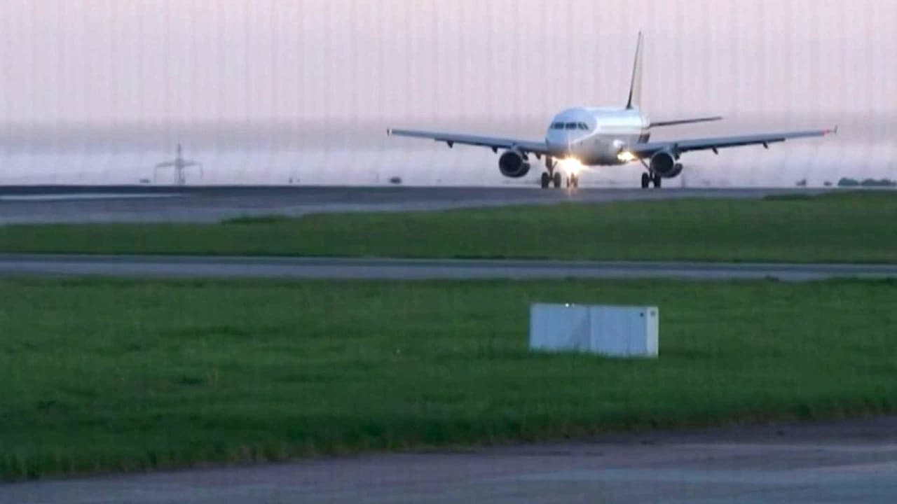 Hantavirus hoy 11 de Mayo | Llega a Nebraska avión con estadounidenses repatriados de las Islas Canarias