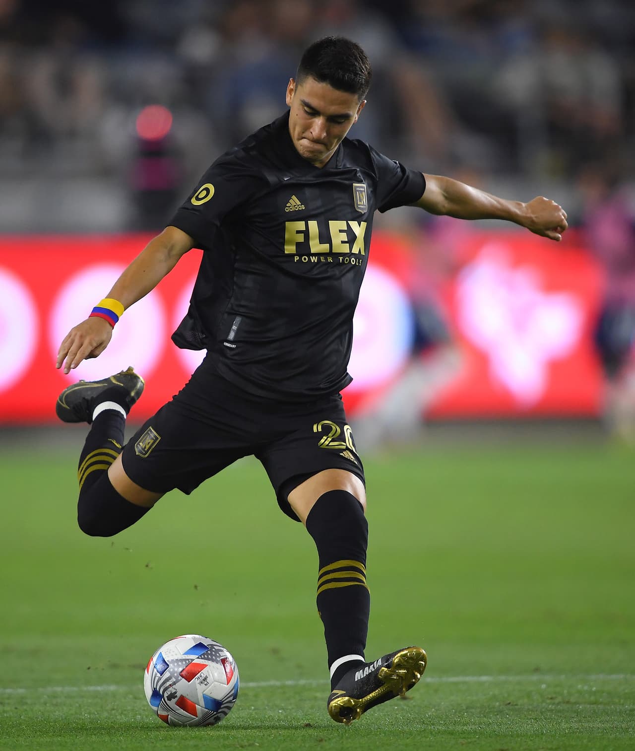 Centrocampista defensivo - EDUARD ATUESTA (LAFC)
<br>