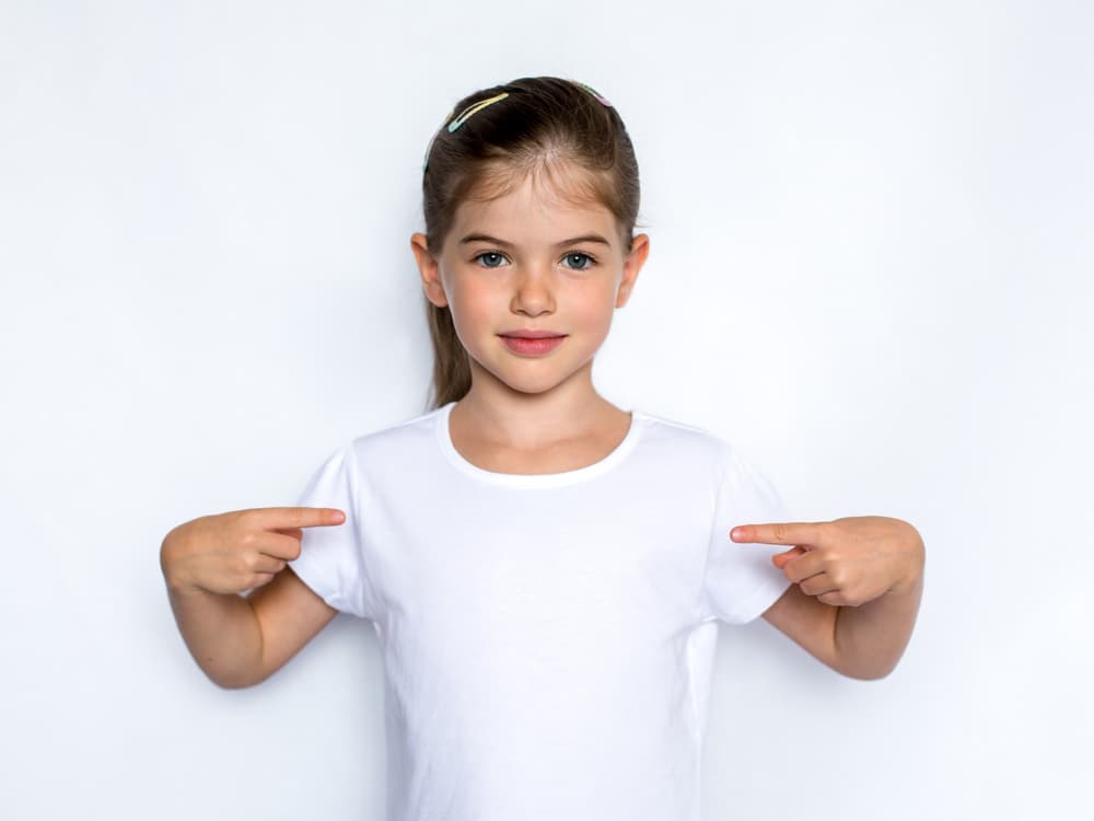 <b>ESCORPIÓN</b>
<br>Al igual que los adultos, suelen ser niños muy difíciles de tratar, ya que son muy determinados, intensos, apasionados y francamente, tercos. Son muy inteligentes y quieren valerse por cuenta propia, por lo que tienen problemas de autoridad, así que suelen desobedecer mucho y ser muy respondones y aguerridos.