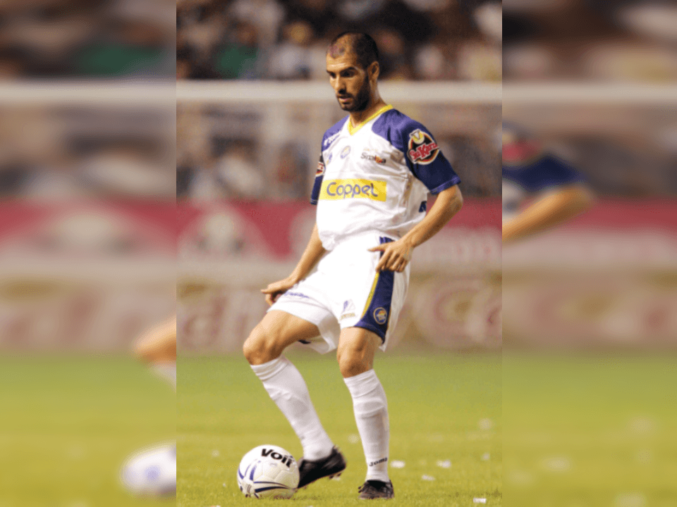 Josep Guardiola a Dorados – talentoso centrocampista de recuperación español que sorprendió tras llegar al equipo sinaloense procedente del Al-Ahli Doha pero con una amplia trayectoria en el futbol italiano y en el Barcelona.