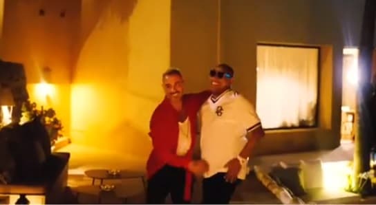 El millonario italiano y amigo de los reggaetoneros, recibió en su residencia de Ibiza al dueto cubano y como buen anfitrión se ocupó personalmente que Alexander tuviera un inolvidable cumpleaños.