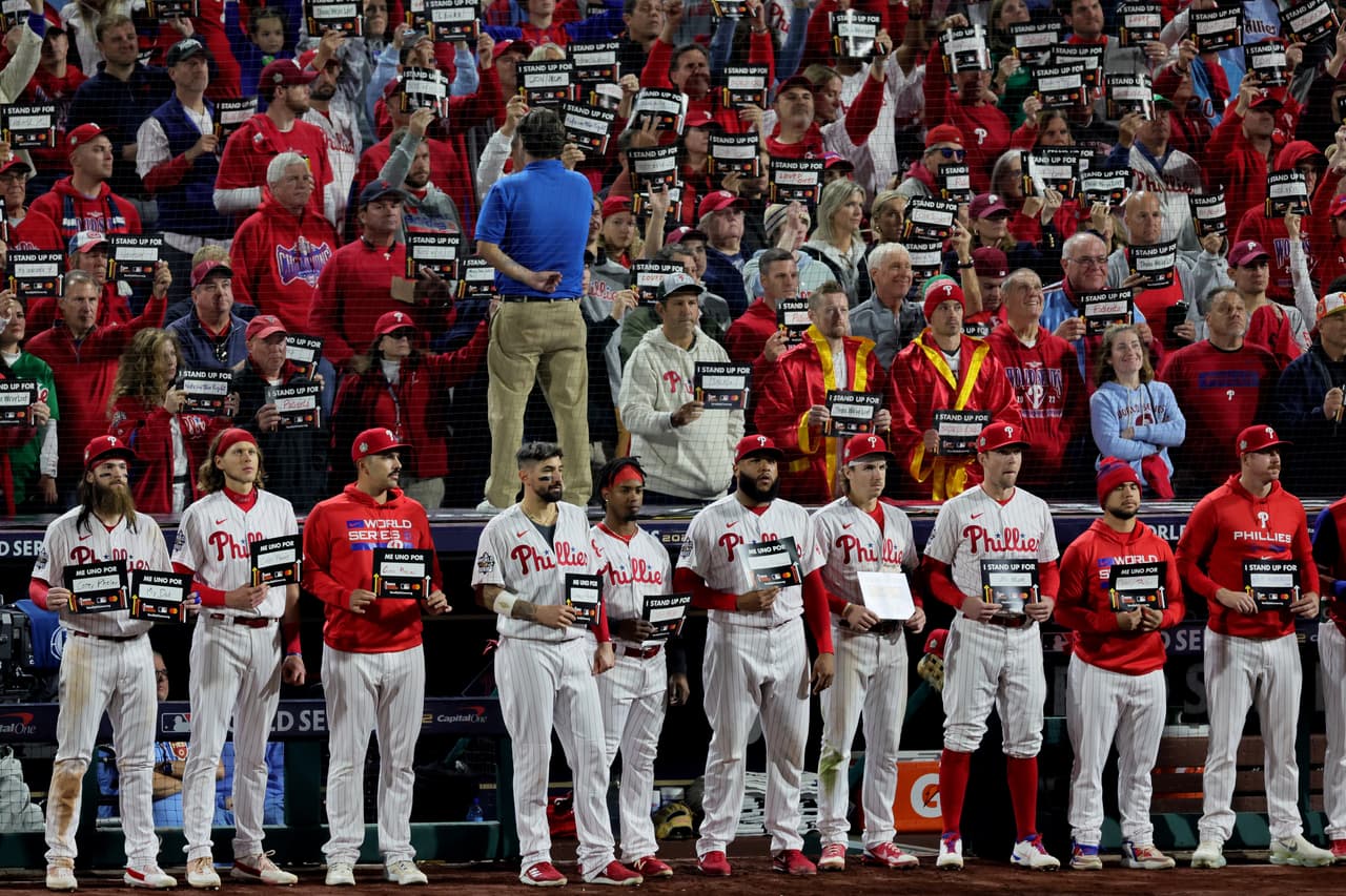 <b>Stand Up To Cancer</b> (SU2C) es una iniciativa innovadora creada para acelerar la investigación innovadora del cáncer que lleva nuevas terapias a los pacientes más rápido. Desde su inicio, SU2C ha anunciado nueve aprobaciones de la Administración de Alimentos y Medicamentos (FDA) para nuevas terapias contra el cáncer respaldadas por la investigación de SU2C.