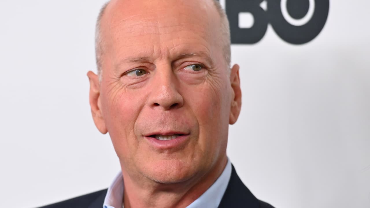 Bruce Willis se retira de la actuación a los 67 años por una enfermedad: padece afasia
