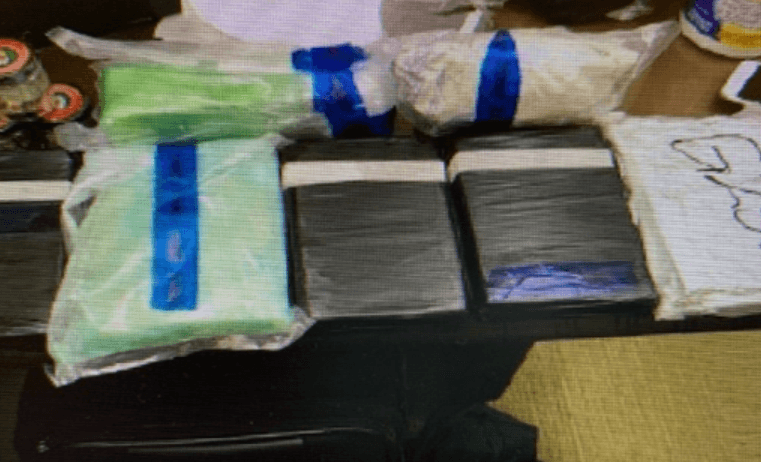 La policía está trabajando para conectar las posibles muertes por sobredosis con las drogas que vende la red. Los distribuidores con frecuencia sellan los medicamentos que distribuyen con un "nombre de marca". La policía intentará rastrear esos sellos hasta las muertes por sobredosis. Pero debido a que el grupo vendió fentanilo solo para que otros lo mezclaran con los medicamentos que vendían, será difícil rastrear esas ventas directamente a las muertes por sobredosis.