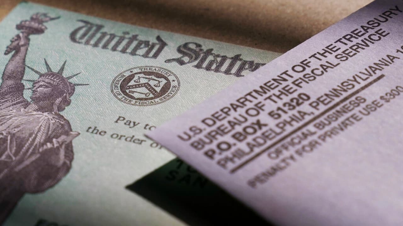 <b>En video.</b> Una de las propuestas clave del presidente Joe Biden es que los ricos paguen más impuestos. Y para ello ha aportado datos como que las 55 empresas más ricas del país pagaron "0" impuestos en el 2020. "Todo lo que pido es que paguen su parte justa", dijo.