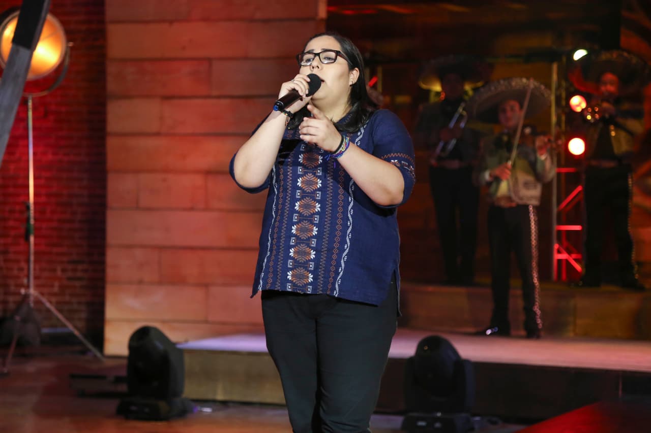 <a href="http://www.univision.com/shows/la-reina-de-la-cancion/veronica-rosales-vs-susset-rodriguez-quien-logro-capturar-la-esencia-de-jenni-rivera-con-la-cancion-ya-lo-se-video">Susset Rodríguez vivió su duelo con el tema 'Ya lo sé'</a>.