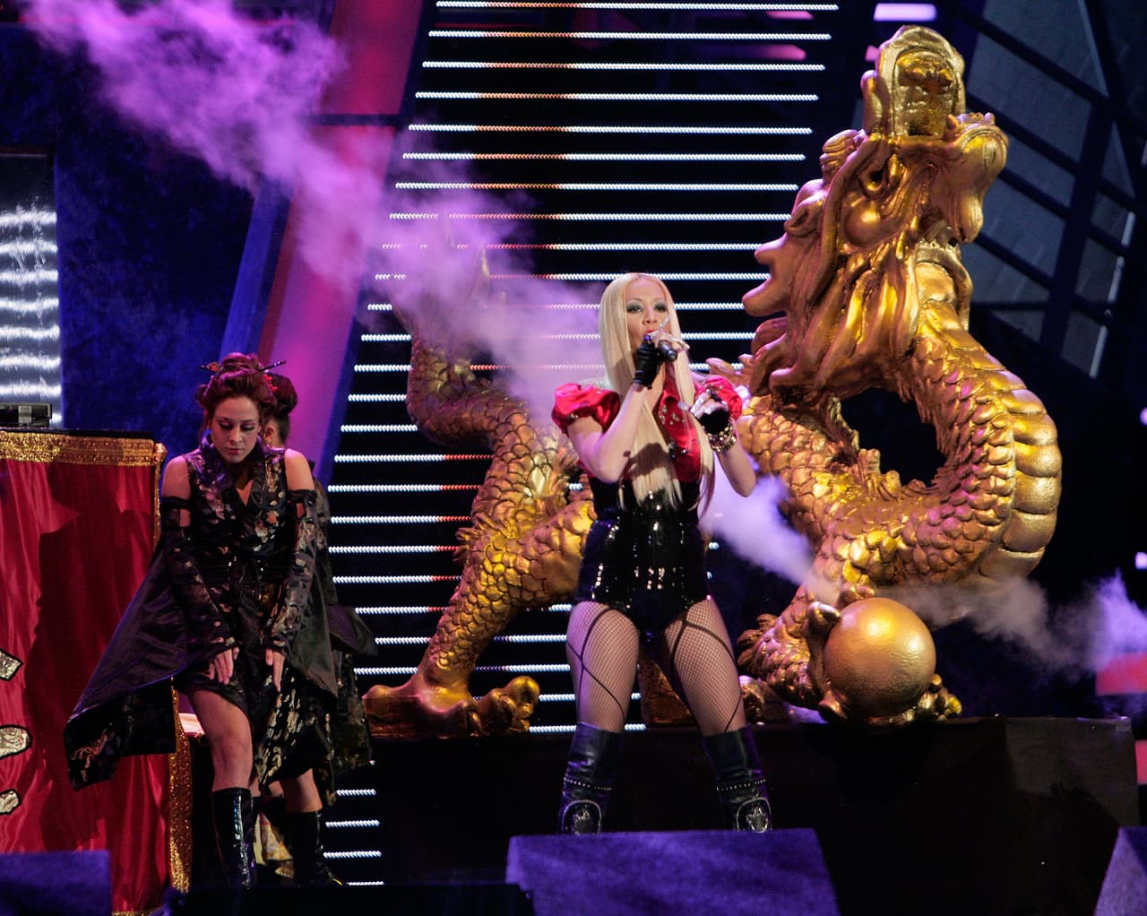 Ivy Queen, quien ese año estuvo nominada a Mejor Álbum Urbano por 'Sentimiento', subió al escenario con su tema 'Que lloren'.