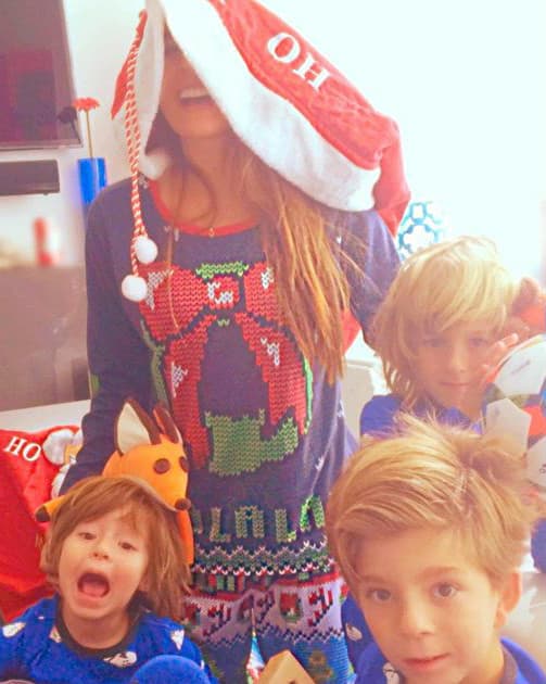 ¡Llegó Santa! Los bebés de Gali estaban emocionados por sus regalos.