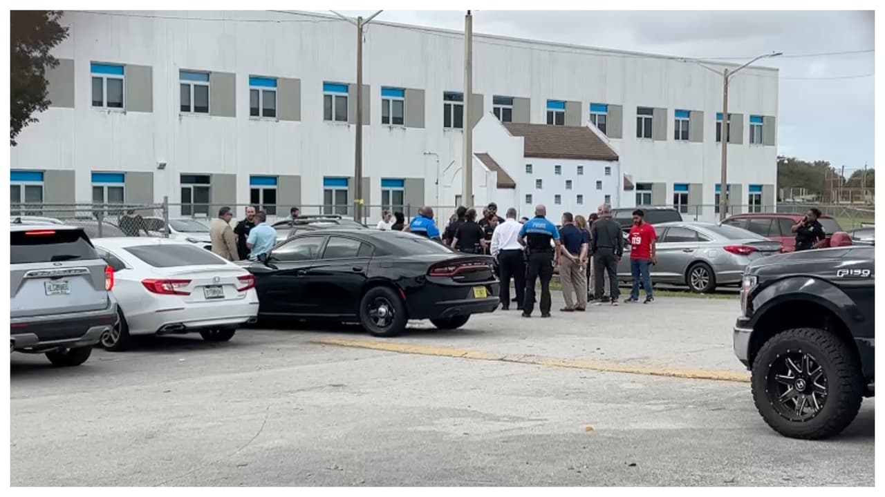 Estudiante acusado de apuñalar a otro en una escuela de Miami-Dade enfrenta cargos por intento de asesinato