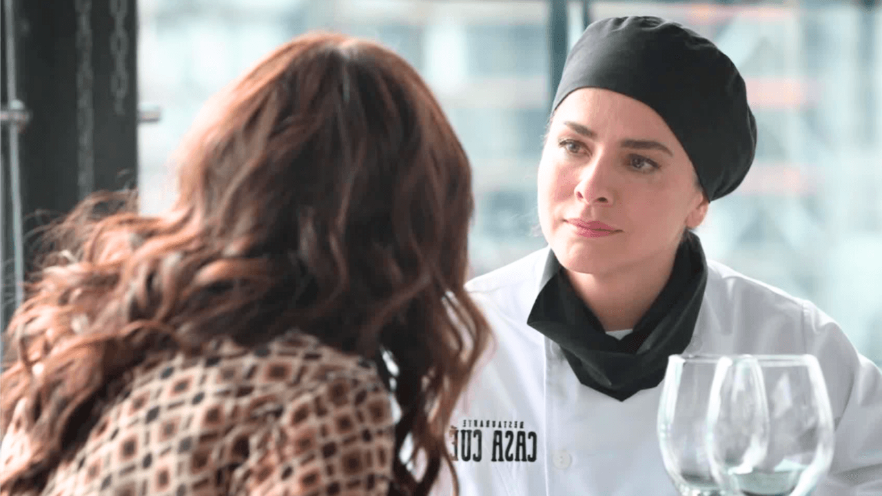 Rebeca advierte a Mónica del peligro que corre Aura en México | Hermanas, Un amor Compartido | Capítulo 15