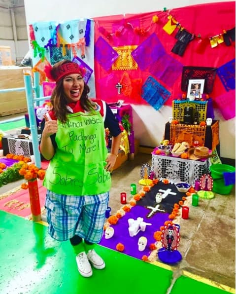 Karla Luna también fue homenajeada por algunos fans, como es el caso de esta joven, quien explicó en su cuenta de Instagram el motivo de este altar: "Hace un par de días en mi trabajo se organizó un concurso de altares y mi equipo decidió dedicárselo a Karla Luna", además de que realizó un sketch interpretándola.