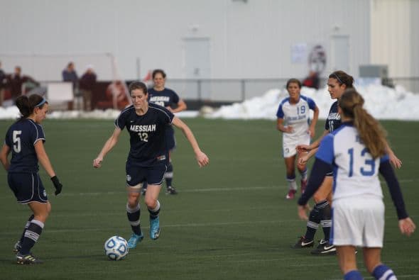 MESSIAH COLLEGE - Los fanáticos de esta universidad celebran con orgullo el espíritu de la escuela, y por una buena razón: El equipo masculino ha capturado siete títulos III División desde 2000 y el equipo de mujeres se ha llevado tres de los últimos cinco campeonatos.