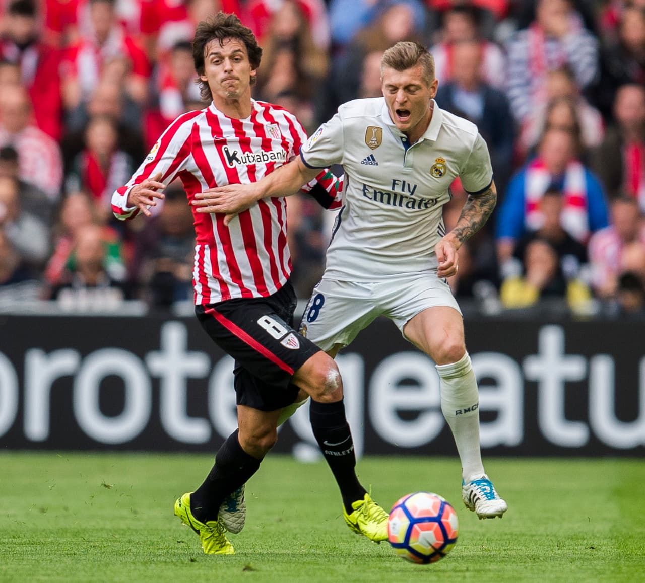 Esta derrota le rompe al Athletic la espléndida racha en Liga de 13 partidos sin perder en casa (10 de ellas victorias) desde que cayera contra el Barcelona en la primera jornada, y le impide progresar hacia la zona por competencias europeas, de la que sigue a un puesto pero a cuatro puntos.