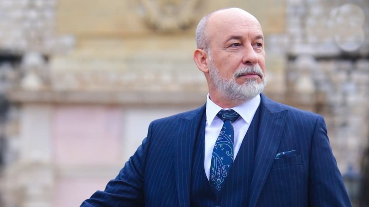 Güven Çelebi es un hombre con un lado oscuro en La Hija del Embajador.