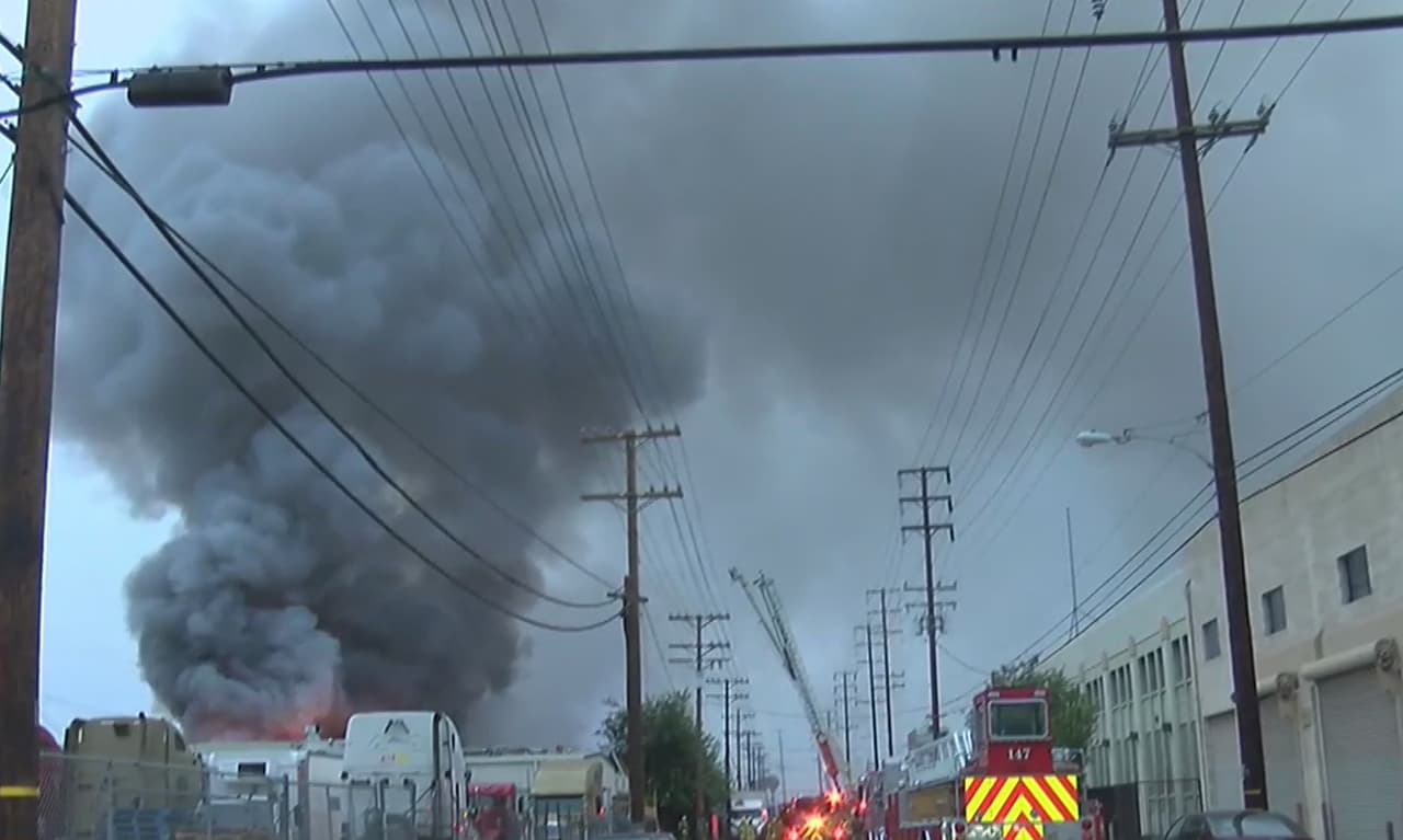 Más de 40 familias no pueden regresar a su hogar en Maywood por riesgo de contaminación