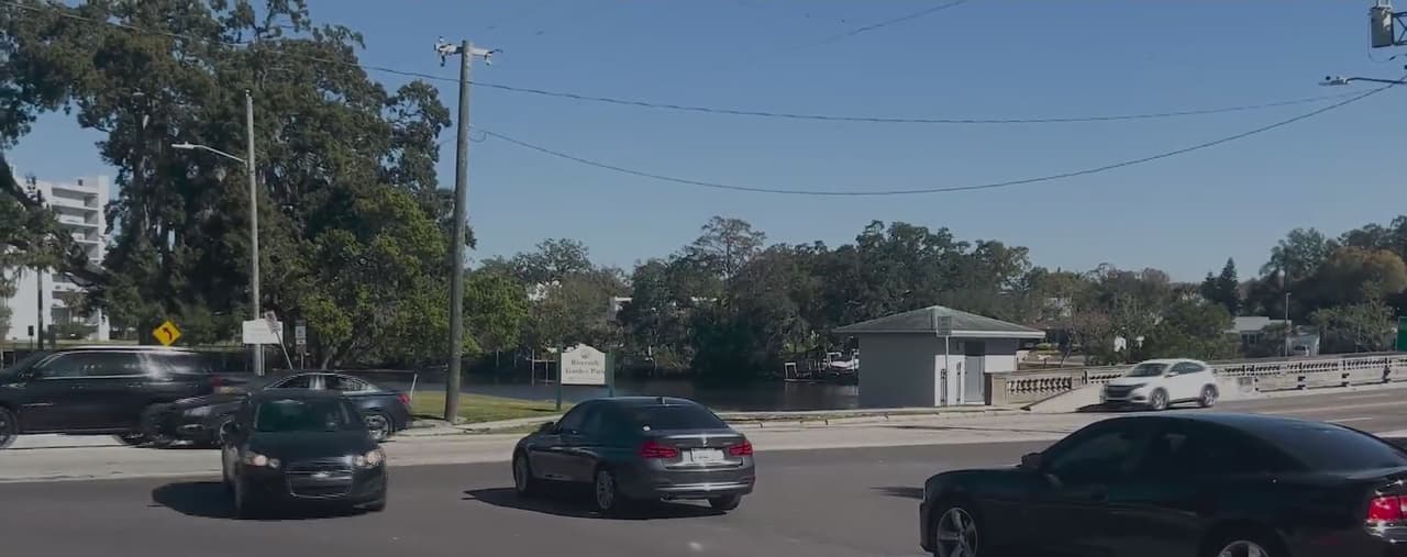 Peligrosa intersección en Tampa, comunidad ha sido testigo de múltiples accidentes