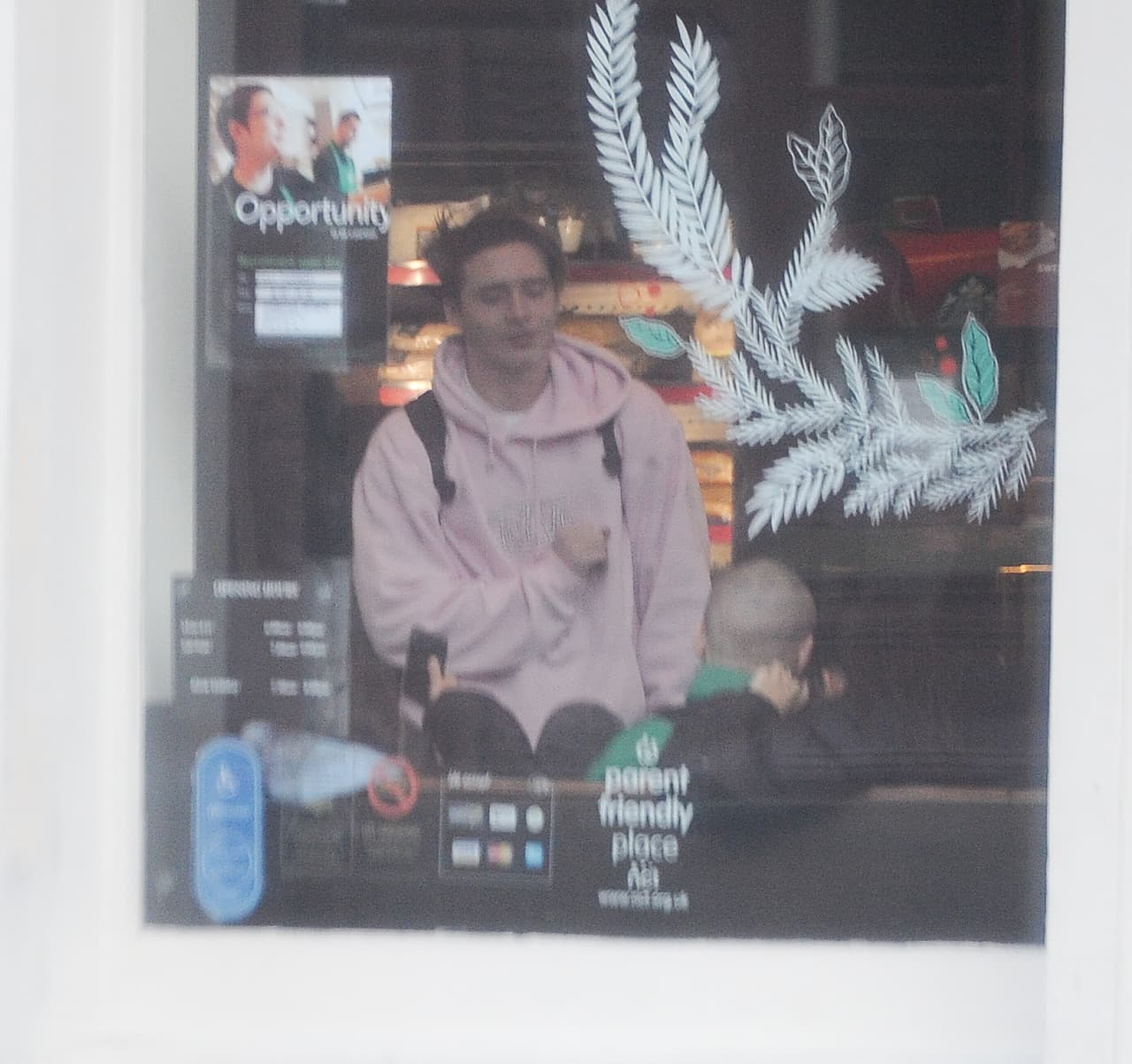 Brooklyn se quedó helado ante las muestras de cariño.