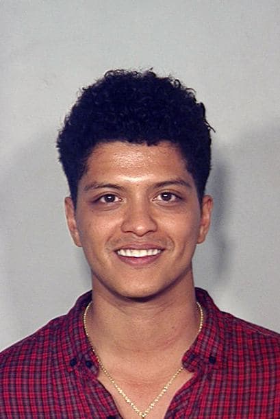 Peter Hernández, mejor conocido como Bruno Mars, fue arrestado por tener 2.6 gramos de cocaína.