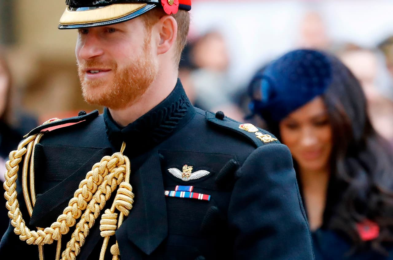 También se determina que, tanto el príncipe Harry como Meghan, ya no podrán usar el prefijo 'HRH' (His or Her Royal Highness) o 'Su Alteza Real' (SAR).