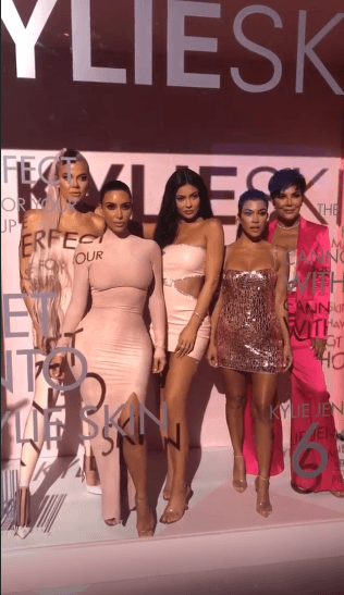 The Blast asegura haber obtenido documentos que constatan que la Oficina de Patentes y Marcas de Estados Unidos le envió una carta de suspensión sobre su solicitud de registro para Kylie Skin el pasado 22 de julio.