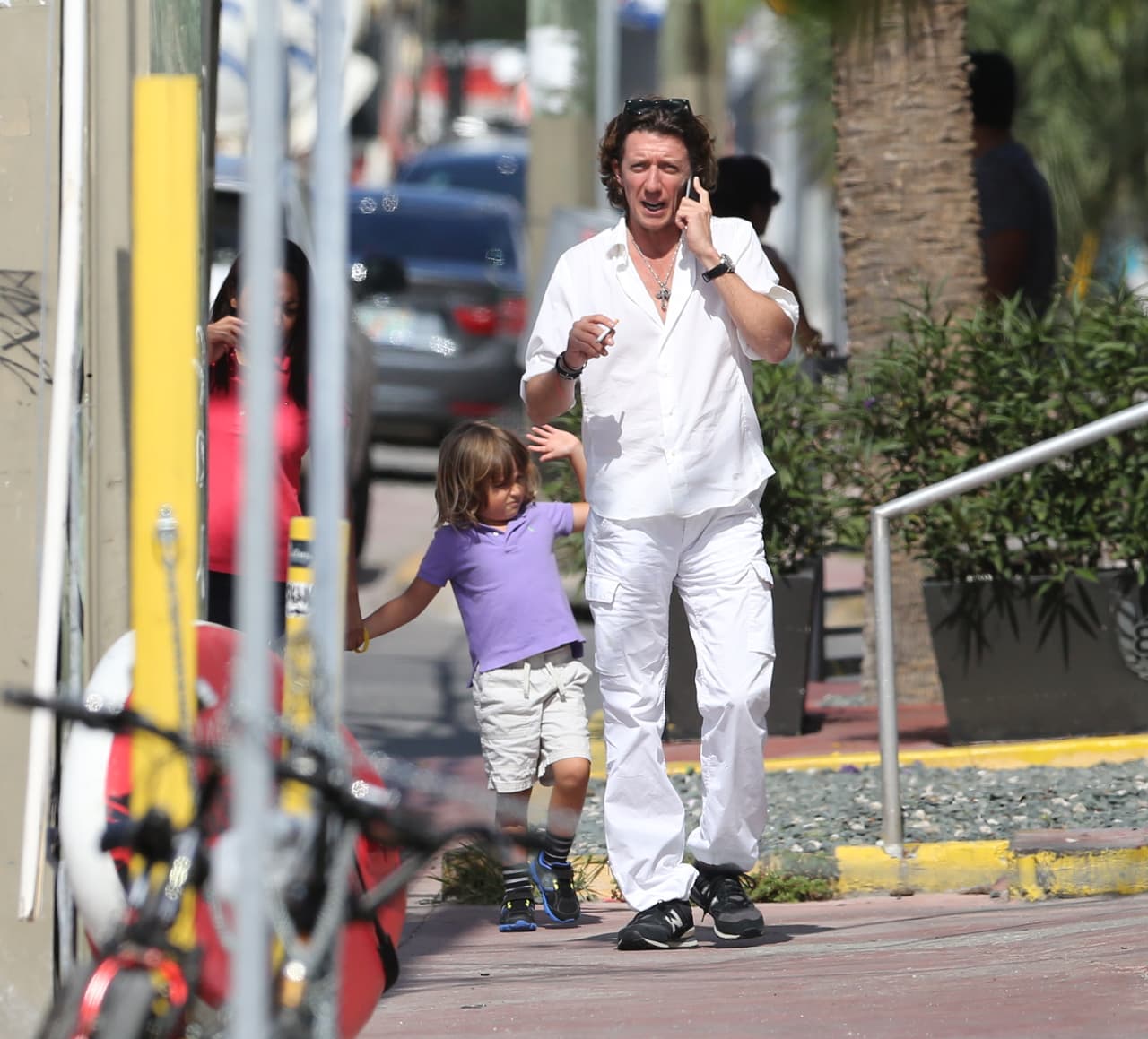 Mientras Colate fumaba un cigarrillo...