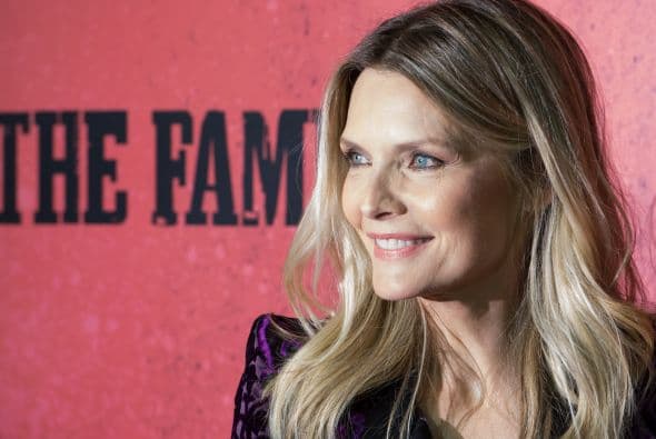 La bella y talentosa actriz ha dicho que ser feliz es lo que la mantiene así de radiante, fresca y muy bella.