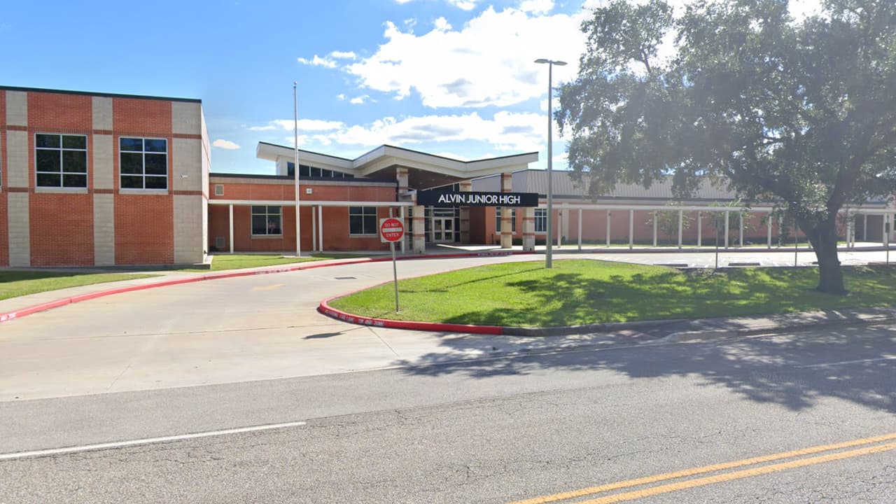 Estudiante de Alvin ISD está bajo custodia tras incidente con un trabajador de una facultad