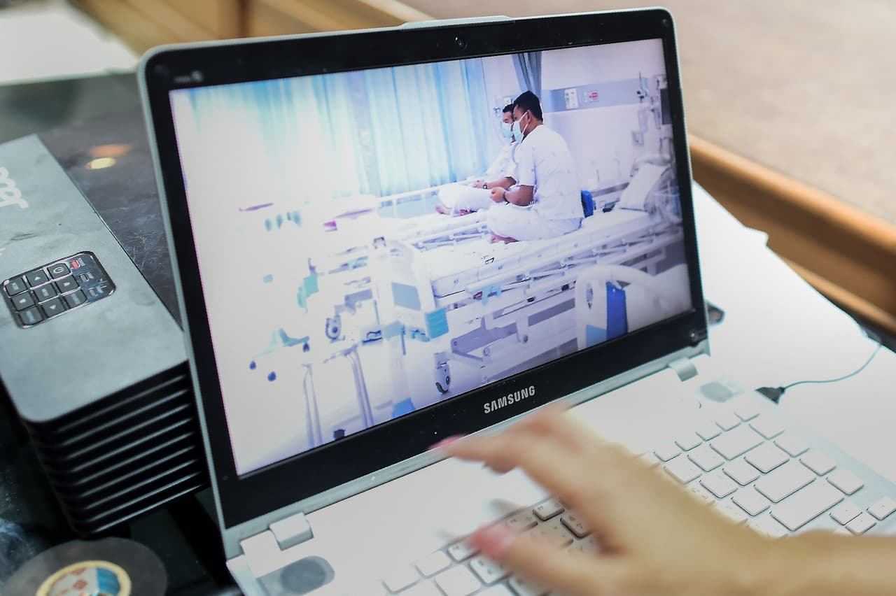 El jefe de la misión de rescate, Narongsak Osottanakorn, dijo a los medios que nadie tenía la culpa de lo sucedido, que los niños solo eran niños cuando se perdieron. "No los vemos como culpables o héroes. Son niños, fue un accidente", agregó.