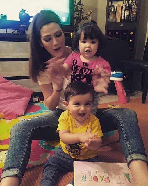 Ana Patricia; "Asi gozamos del viernes #Giulietta #Dani y yo mientras vemos el partido de #ColombiaVsPeru". (Junio 17, 2106)