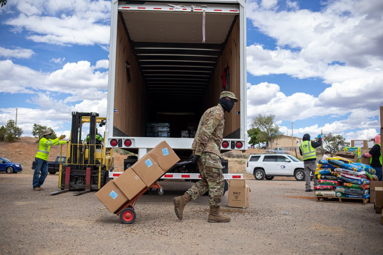 La principal preocupación del presidente Navajo es la apertura de los estados y cómo eso podría afectar a los navajos y su salud, especialmente porque la mayoría de Diné se ha adherido a las órdenes de salud pública de quedarse en casa, practicar distanciamiento social, usar máscaras y acatar los toques de queda.