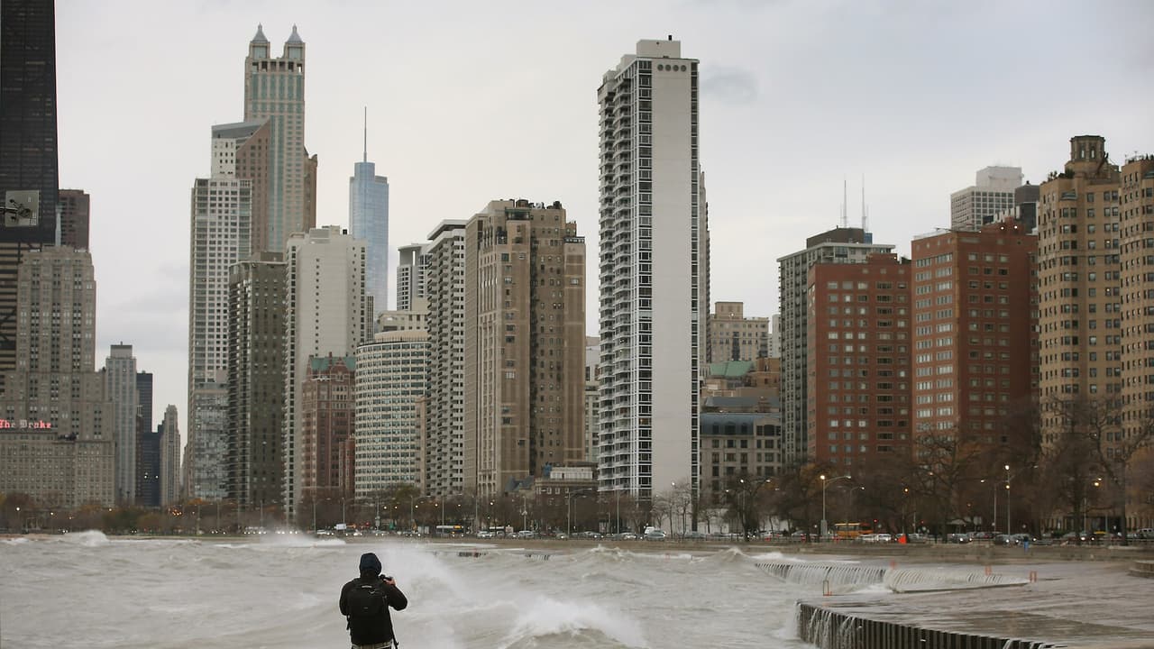 Nos esperan fuertes vientos y lluvia este miércoles en Chicago