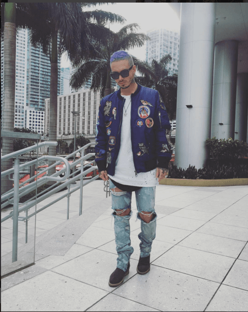 Apenas hace unos días fue la sensación con su cabello morado.