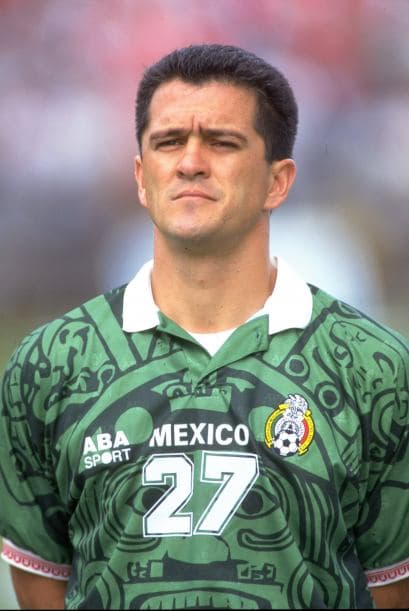 El exgoleador de Cruz Azul Carlos Hermosillo ocupó el cargo de Director de la CONADE en México (Comisión Nacional del Deporte) del año 2001 al 2006. Sin embargo, salió fuertemente criticado por su desempeño.