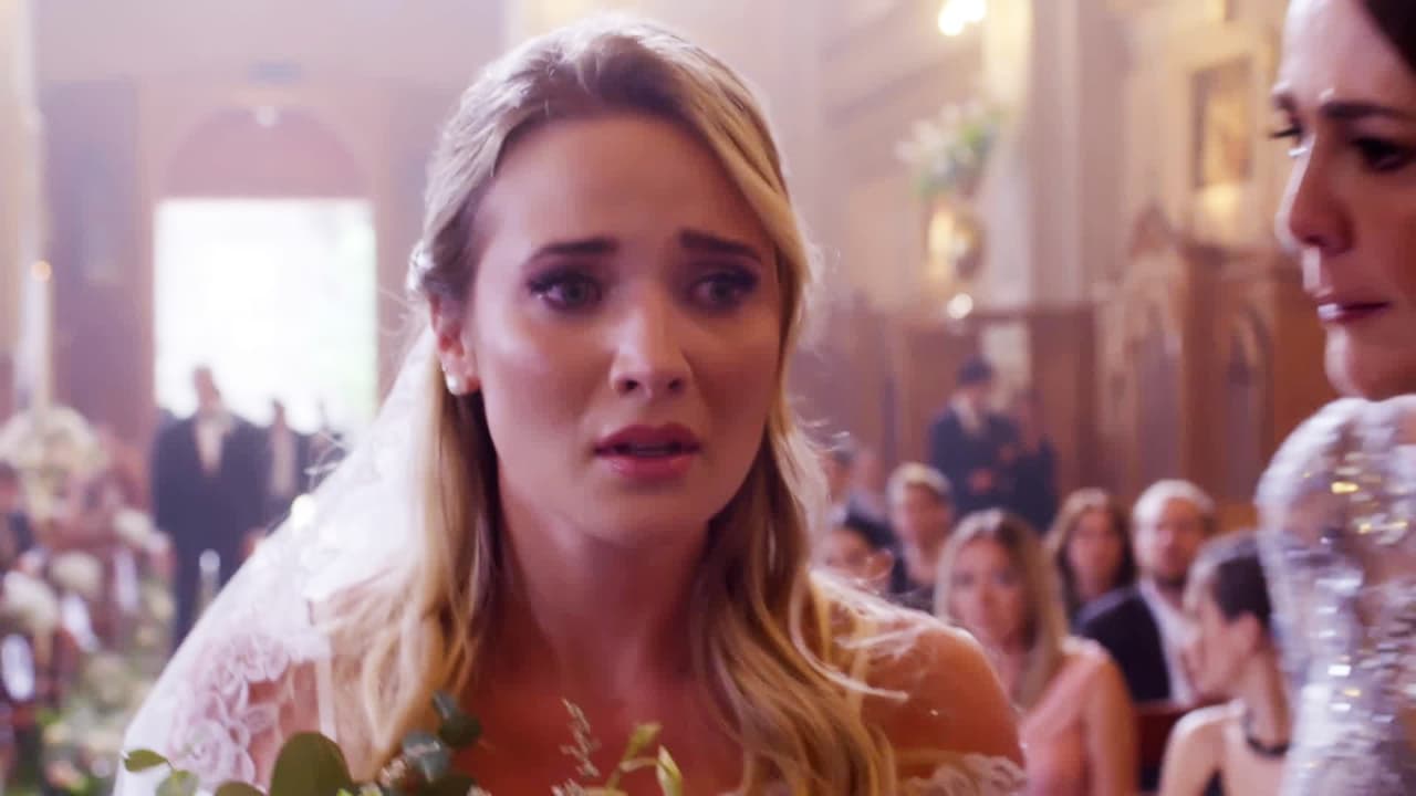 Para escapar de su entorno poco favorecedor, Rubí logró que Héctor plantara a Maribel en el altar y que huyera con ella a España.